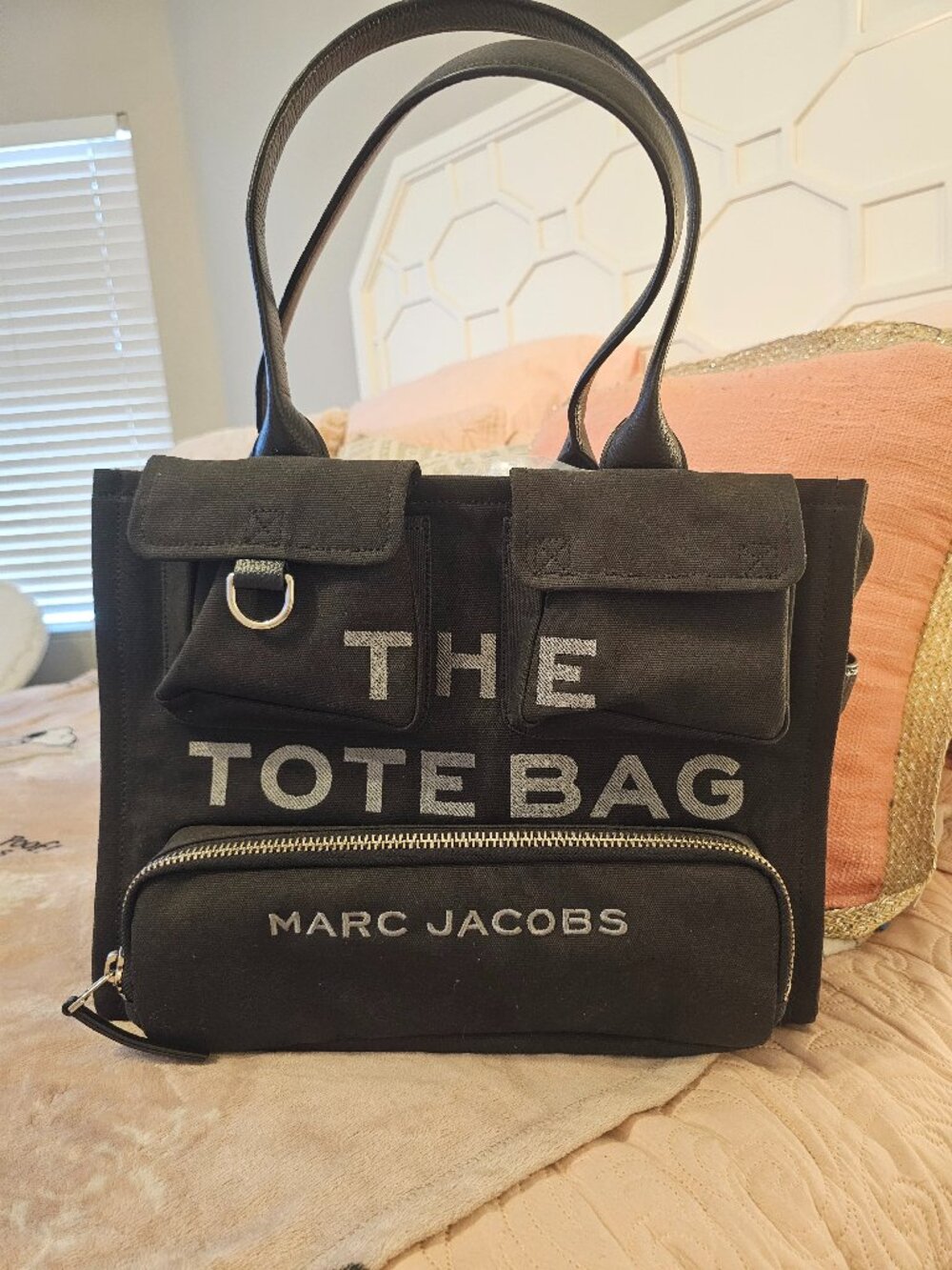 Marc Jacobs The Cargo Medium Tote Bag (Style # H063M01RE21)